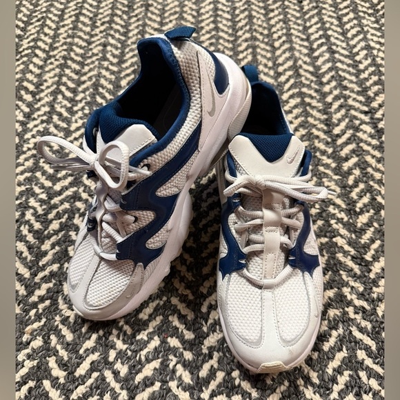 NIKE Air Max Graviton Sneaker in White and Valerian Blue Size 8 - Picture 2 of 10